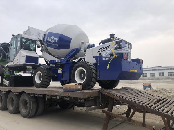 Self Loading Mixer Truck